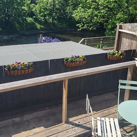 Ty Taf 2 Bed Cottage With Deck & Easy Transport Links Cardiff Eksteriør bilde